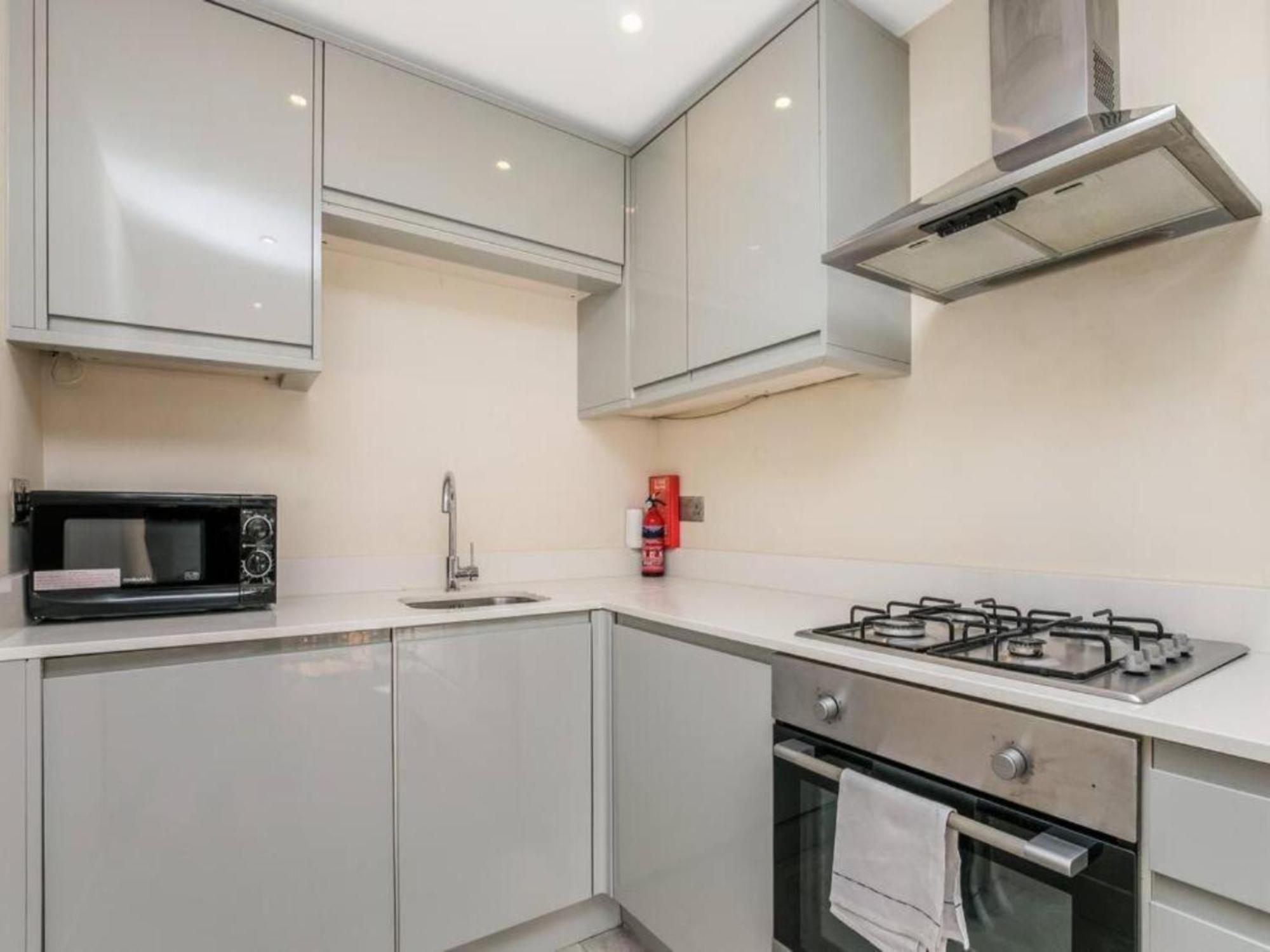 Pass The Keys Ealing Queen Of The Suburbs 2Bd Apartment Londres Exterior foto